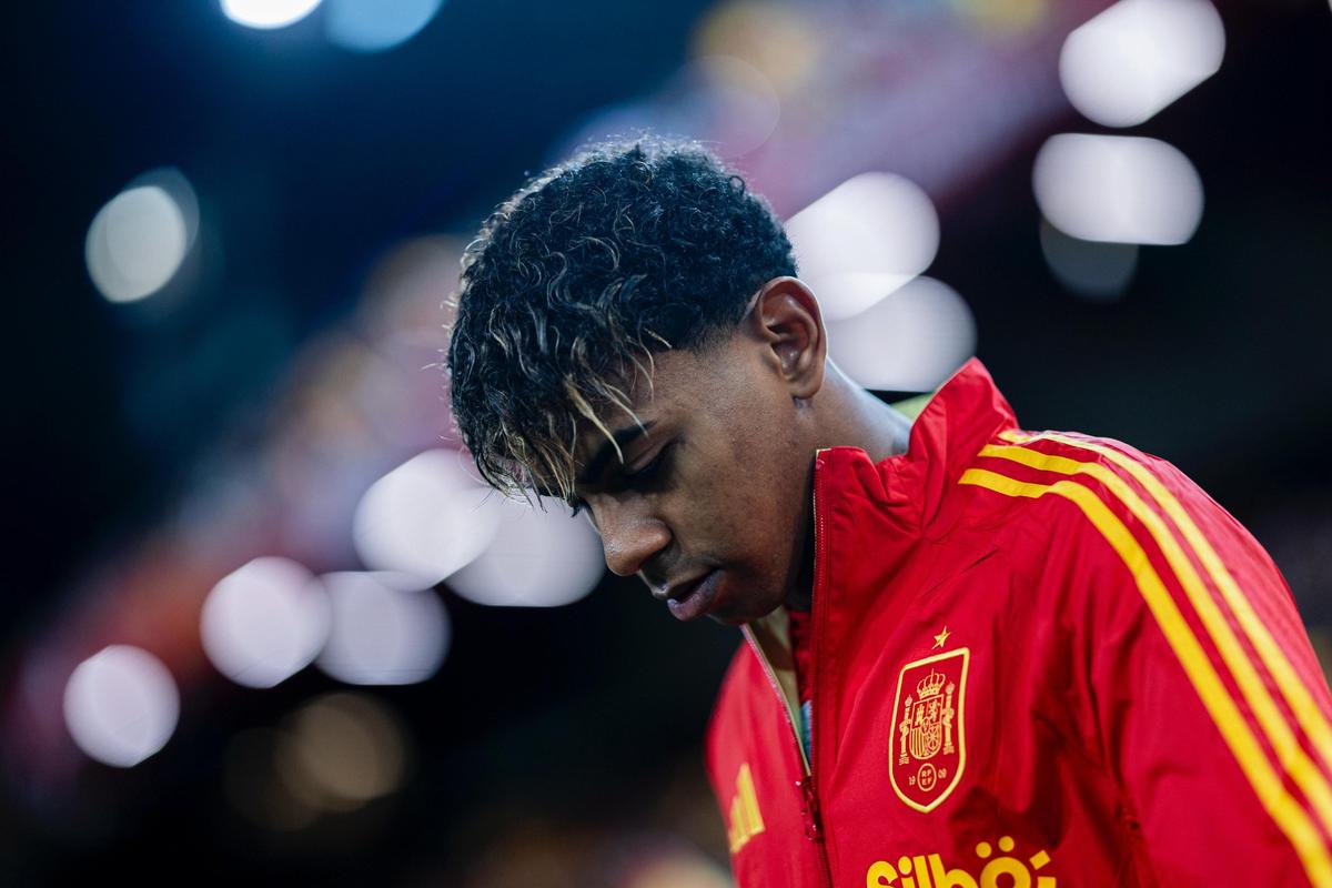 半场：多特0-0汉堡，双方共1次射正，卡帕尔多头球中框（半场战报：多特0-0汉堡，双方仅1次射正，卡帕尔多头球中柱）