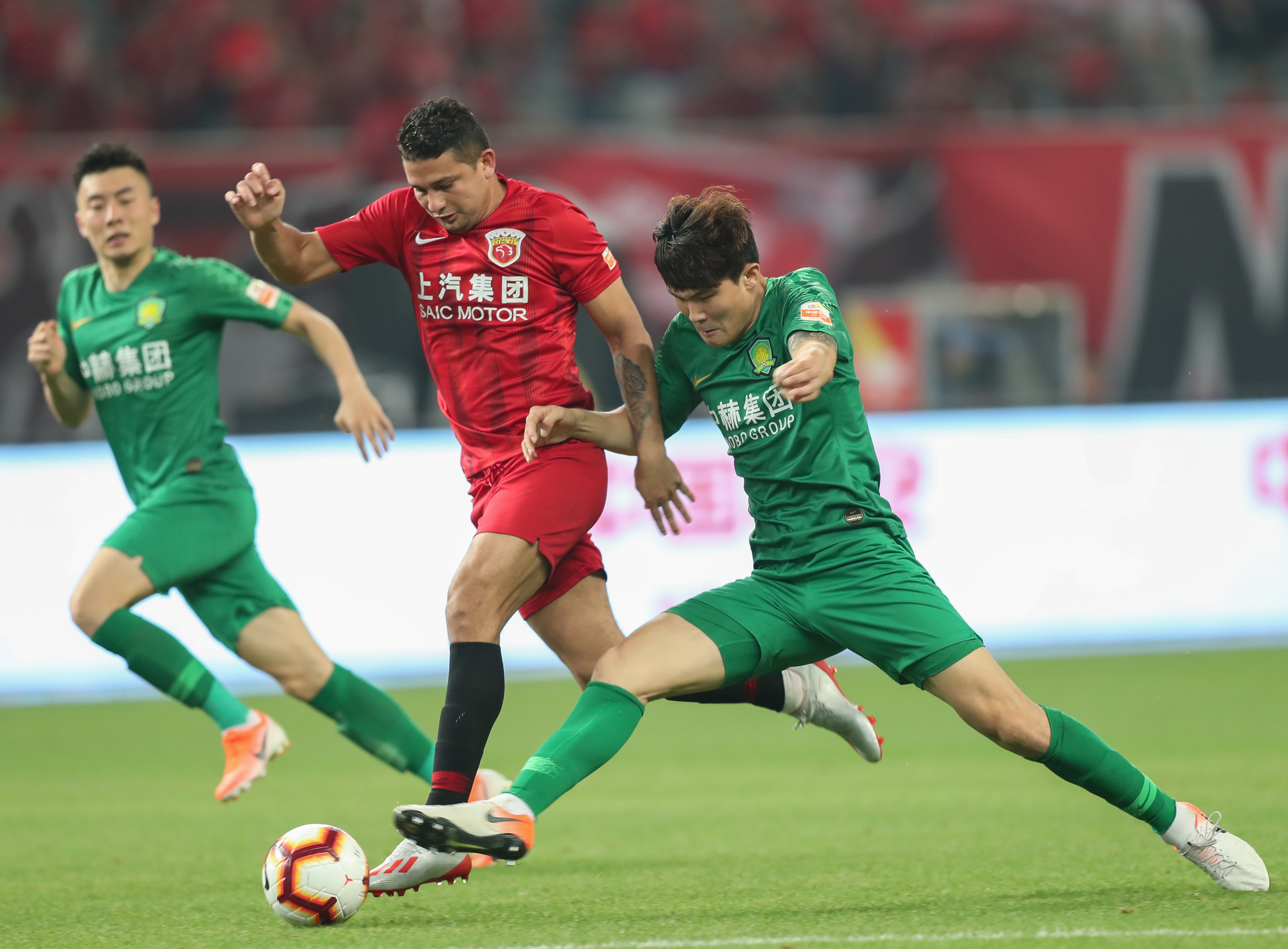 沙特联前瞻：利雅得体育攻强守弱，达曼协作近期状态回升（沙特联赛展望：利雅得体育火力凶猛防线隐忧，达曼协作状态回暖）