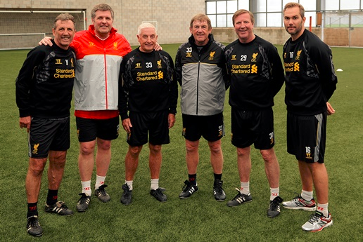 阿隆索下课谁接任？六台球迷投票：穆帅得票近40%齐达内第二（阿隆索若离任谁接班？六台球迷投票：穆帅支持率近四成，齐达内第二）