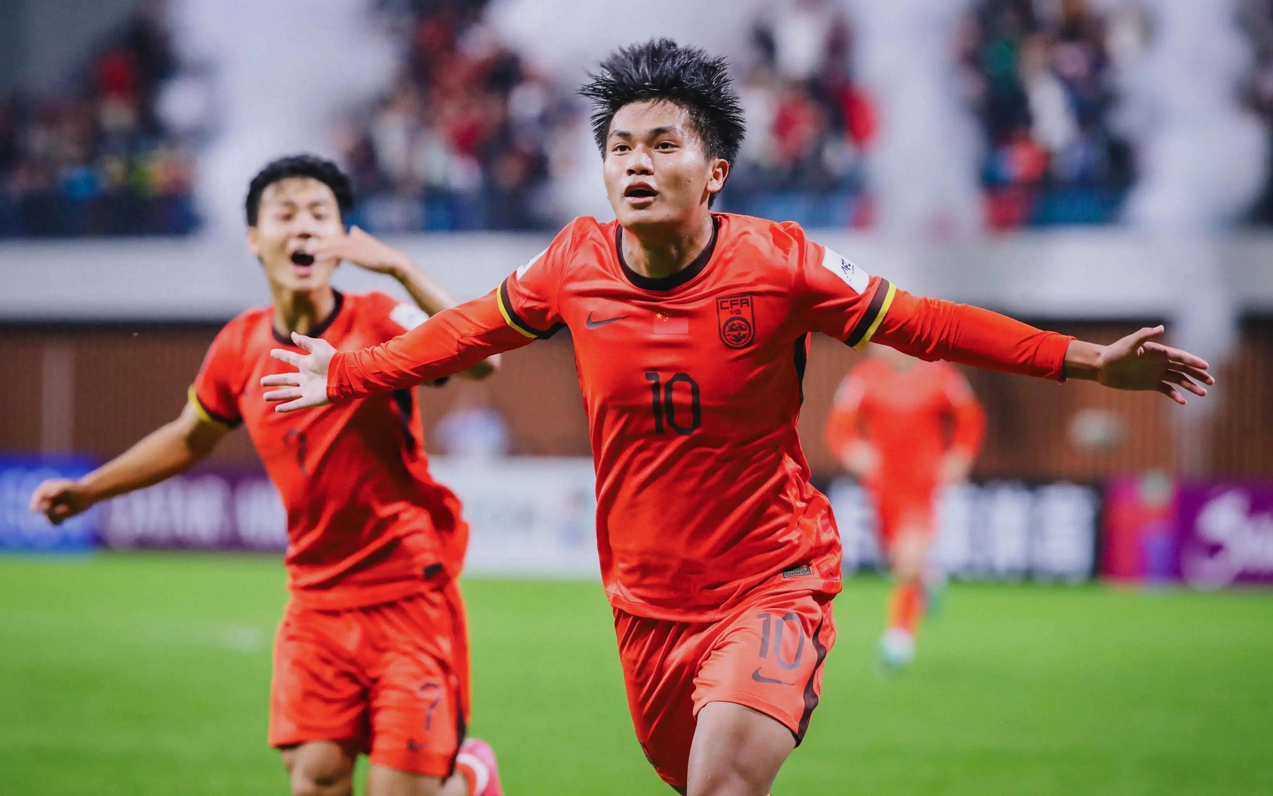 2025／26赛季英超：鲁尼公开评论萨拉赫损害了利物浦的稳定（英超2025／26：鲁尼对萨拉赫的公开言论被指破坏利物浦稳定）