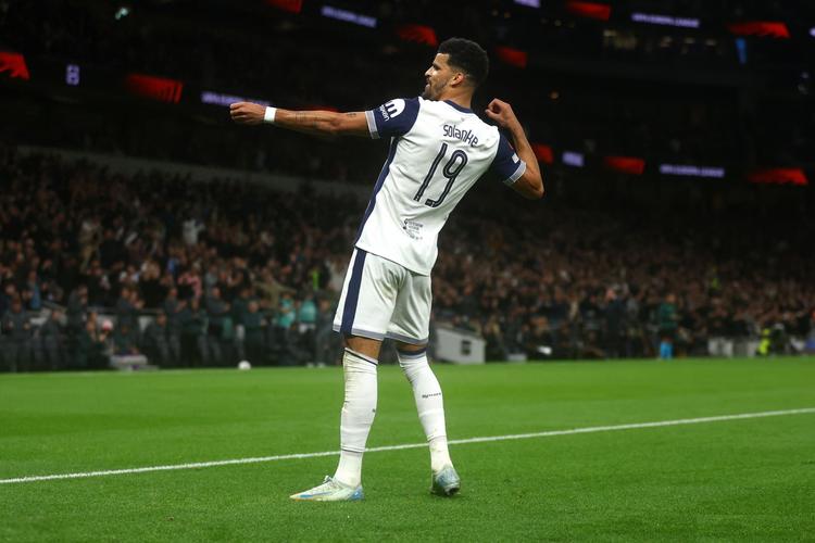 都灵主帅：我很尊重斯帕莱蒂，我们必须带着创造历史的信念比赛（都灵主帅：敬佩斯帕莱蒂，我们必须怀着改写历史的信念去比赛）