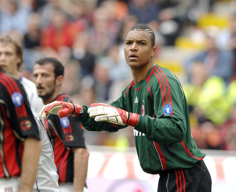 路易斯-迪亚斯导致阿什拉夫受伤，摩洛哥记者：你是个罪犯（阿什拉夫受伤引争议，摩洛哥记者怒斥路易斯-迪亚斯：“你是罪犯”）