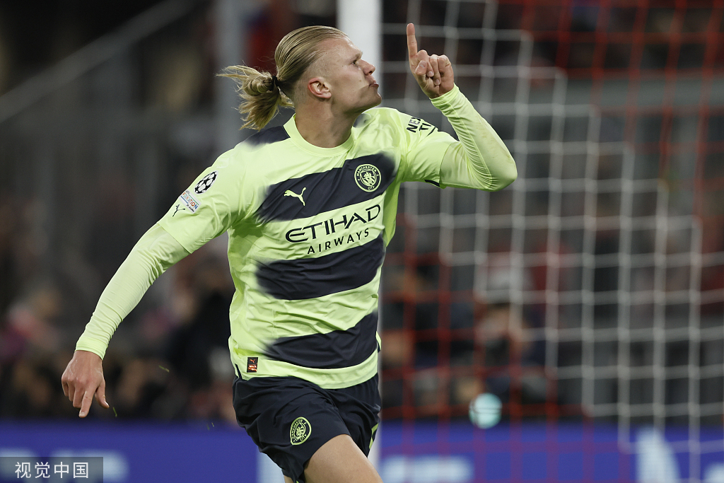 萨里：看到空荡荡的看台，我有些难过（萨里：空荡的看台让我感到难过）