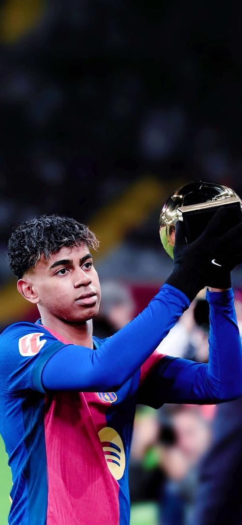 喜讯！新斯卢茨基已跟蓉城正式签约，德转官宣确认他下赛季会带队（重磅！斯卢茨基正式加盟成都蓉城，德转官宣其将执教下赛季）