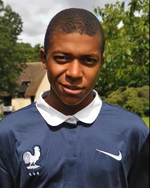 全网首发，足球纪录电影《决战梭鱼湾》明日12：00登陆爱奇艺（《决战梭鱼湾》足球纪录电影将于明日12：00在爱奇艺独家上线）