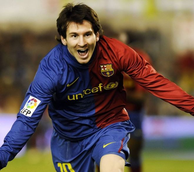 每体：克里斯滕森已回归巴萨合练，有望入选周中欧冠大名单（每体：克里斯滕森重返巴萨合练，或将入列周中欧冠名单）